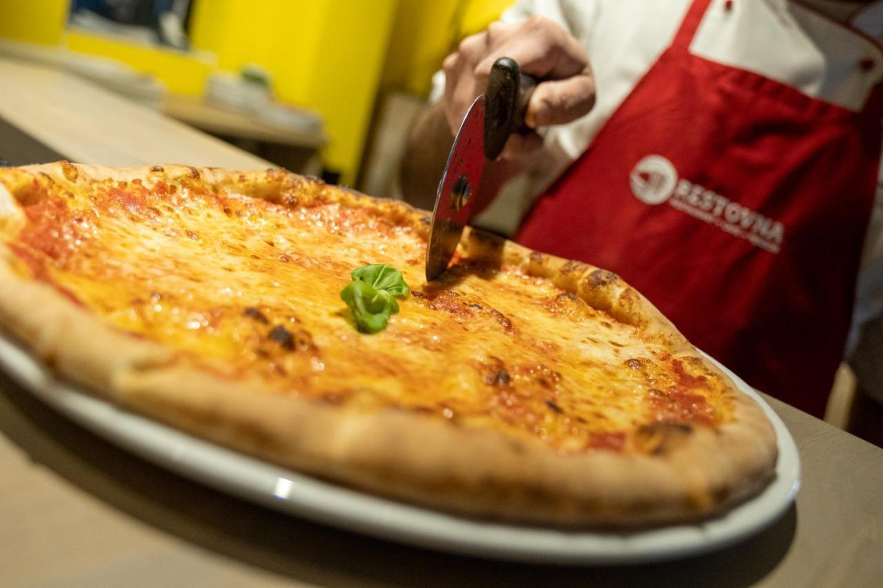 Hotel Restovna Jíloviště Zewnętrze zdjęcie