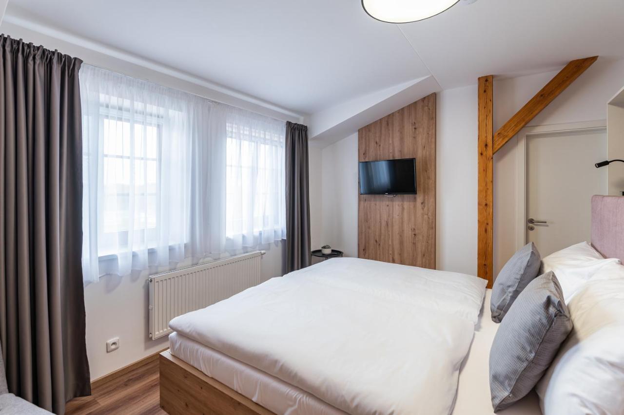 Hotel Restovna Jíloviště Zewnętrze zdjęcie