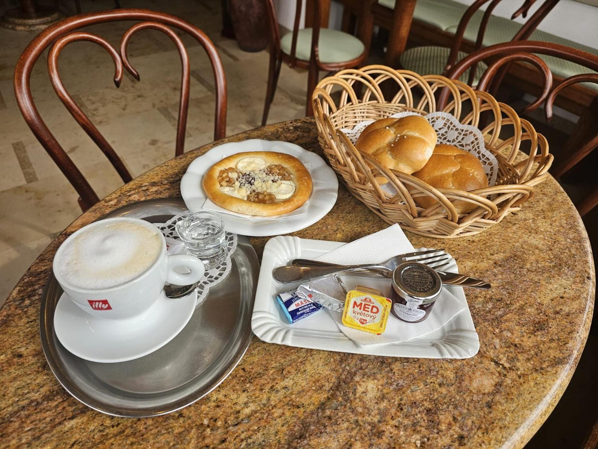 Hotel Restovna Jíloviště Zewnętrze zdjęcie